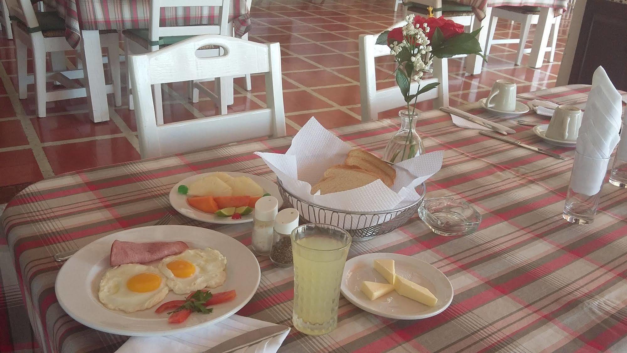 Hotel Mont Joli Cap-Haitien Luaran gambar